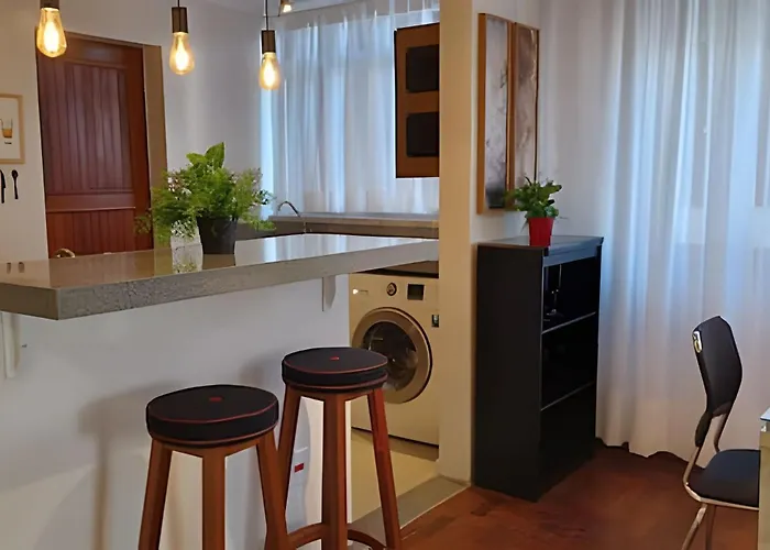 Superprático-amplo Apê Com Garagem Em Bairro Nobre Apartamento